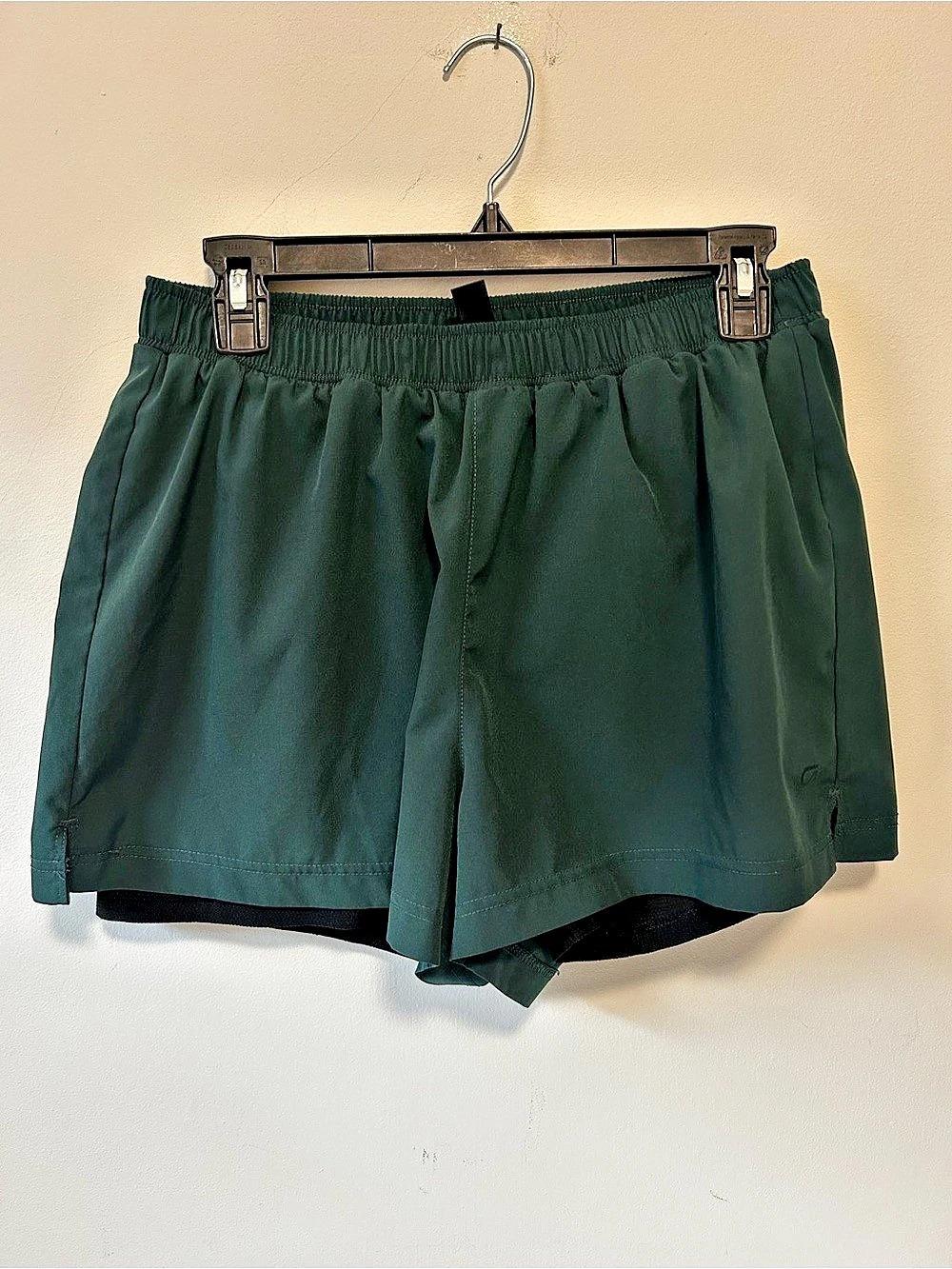 GapFit Athletic Shorts in Green Size Medium